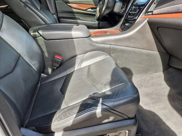 Used 2015 Cadillac Escalade Premium AWD/4WD image 23