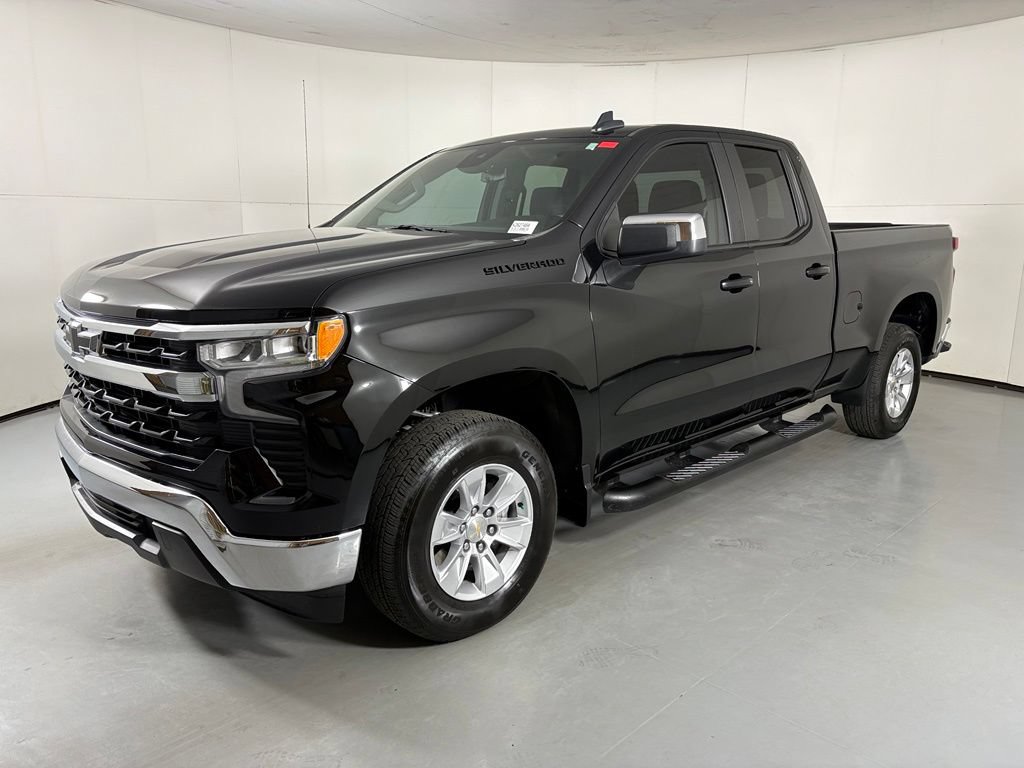 Used 2025 Chevrolet Silverado 1500 LT w/ LPO, Dark Essentials Package RWD image 4