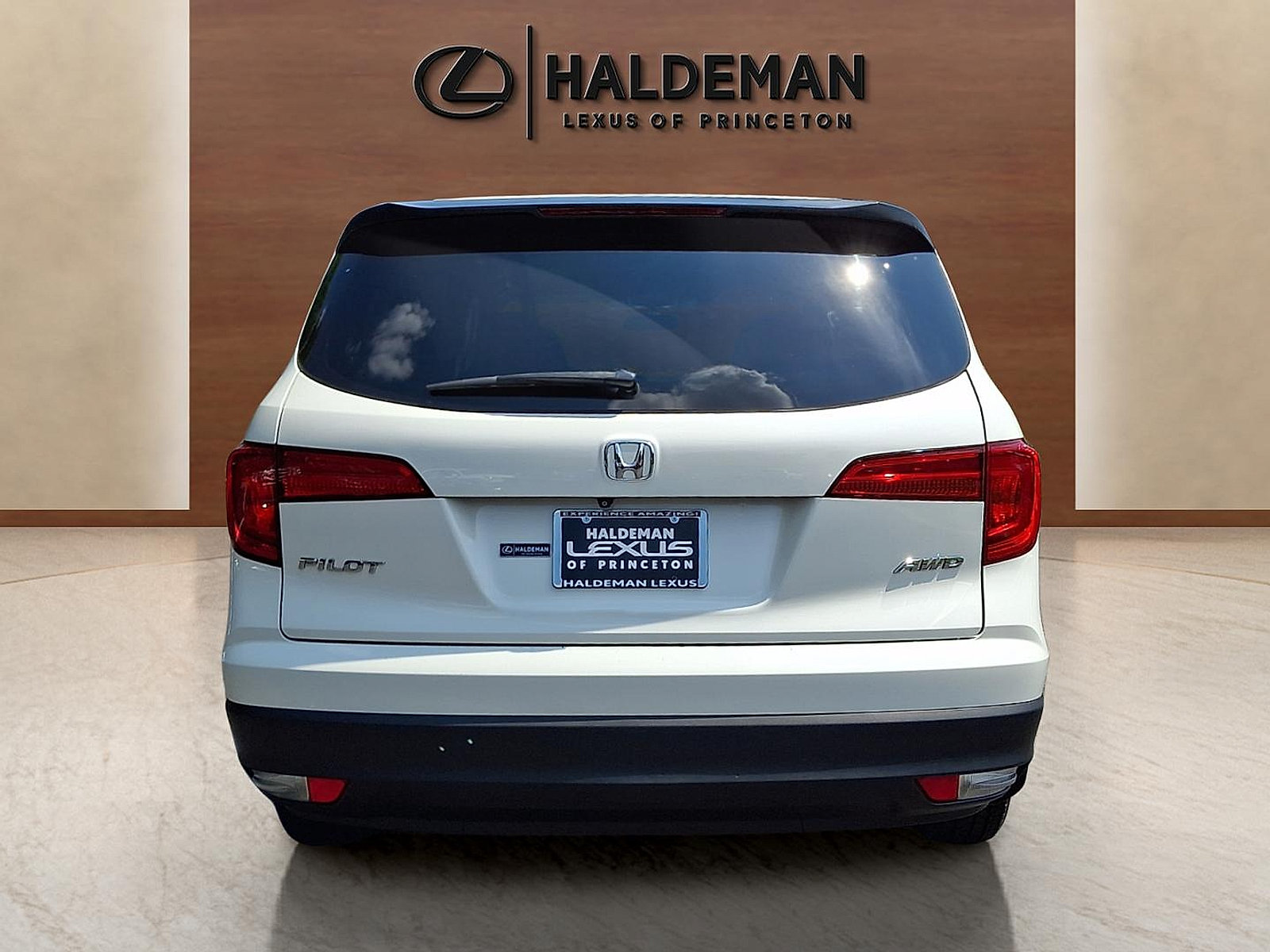 Used 2017 Honda Pilot LX image 5