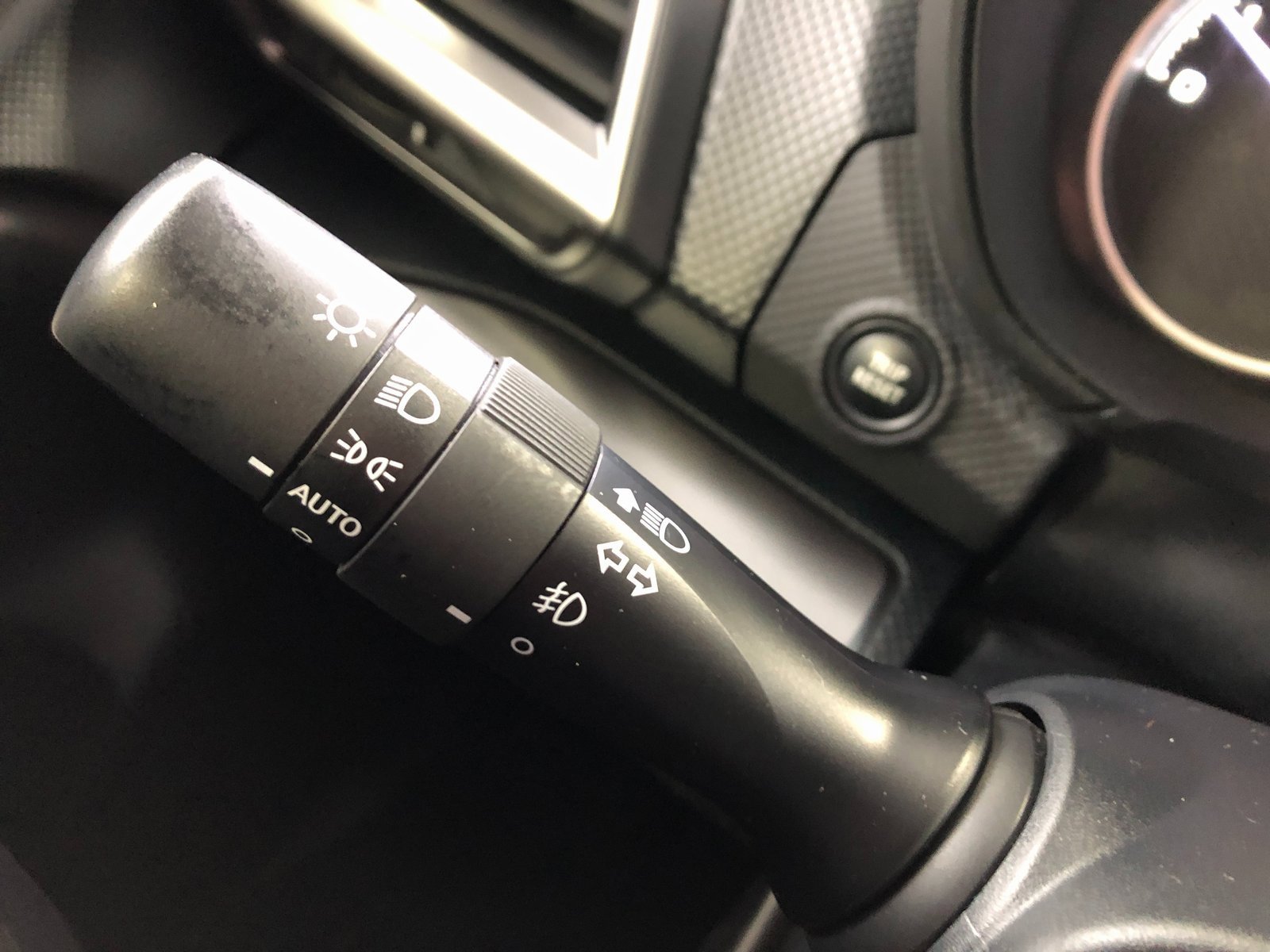 Used 2022 Subaru Forester Premium image 32