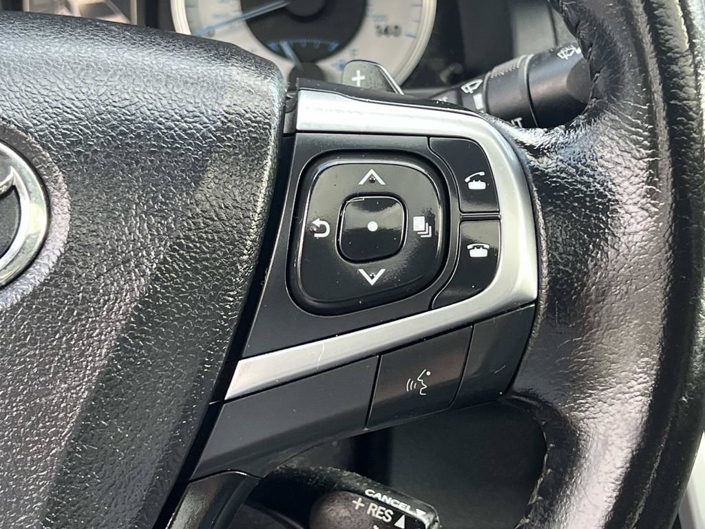 Used 2016 Toyota Camry SE FWD image 29