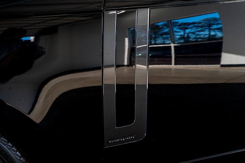 Used 2024 Land Rover Range Rover Autobiography image 22