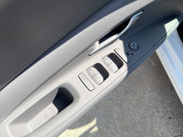 New 2026 Hyundai Elantra SE FWD image 14