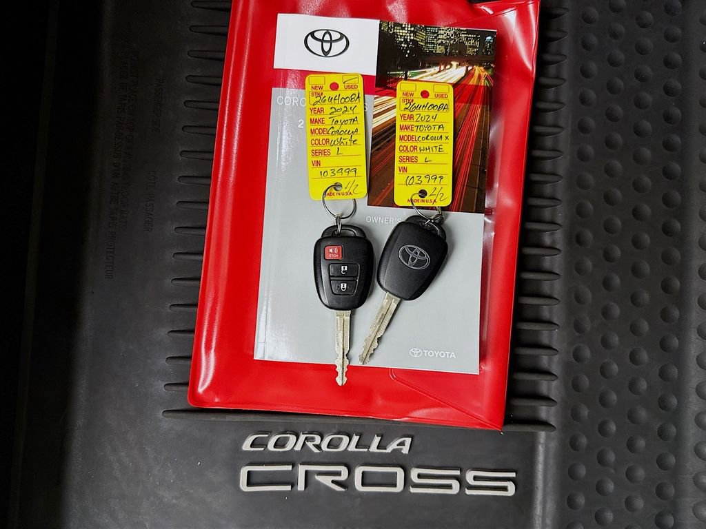 Certified 2024 Toyota Corolla Cross L image 35