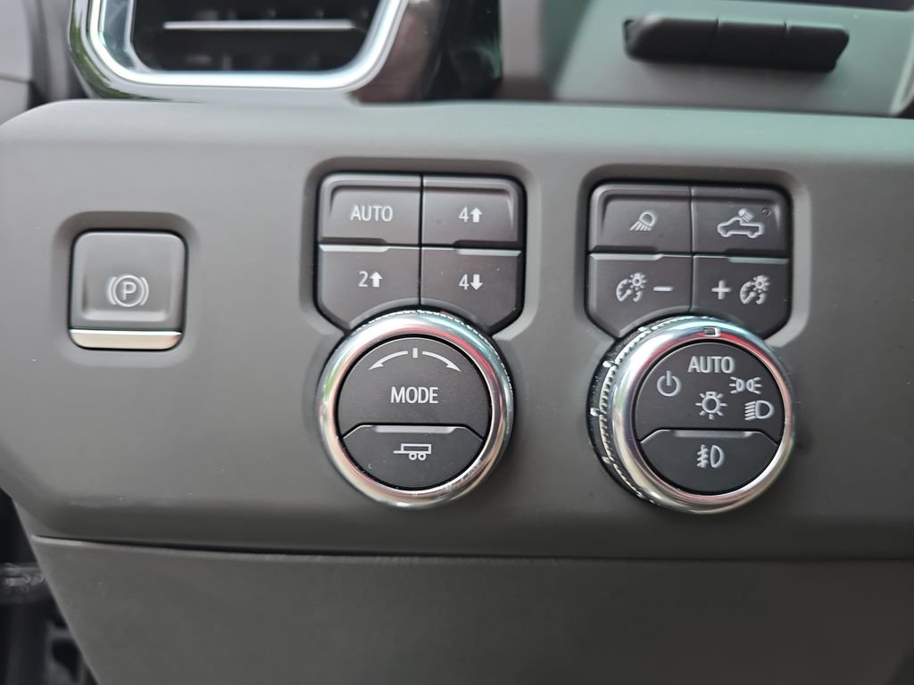 Certified 2024 GMC Sierra 3500 Denali Ultimate AWD/4WD image 29
