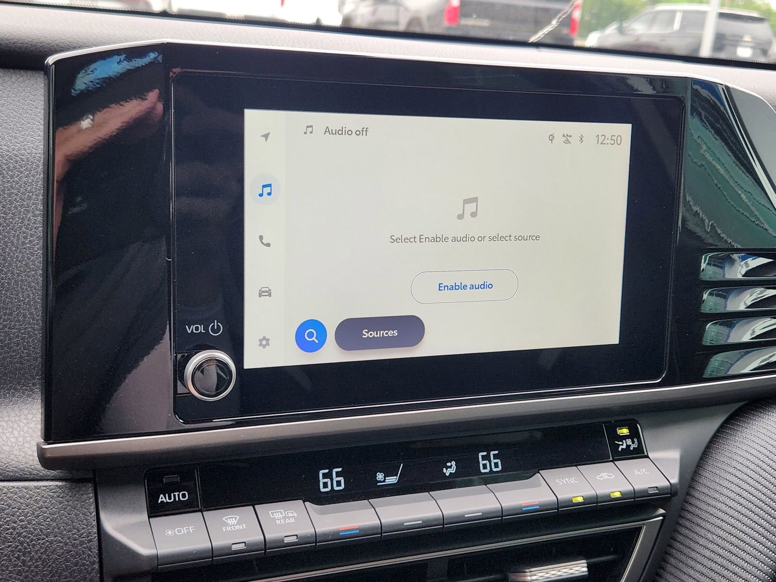 Used 2025 Toyota Camry SE w/ Convenience Package image 18