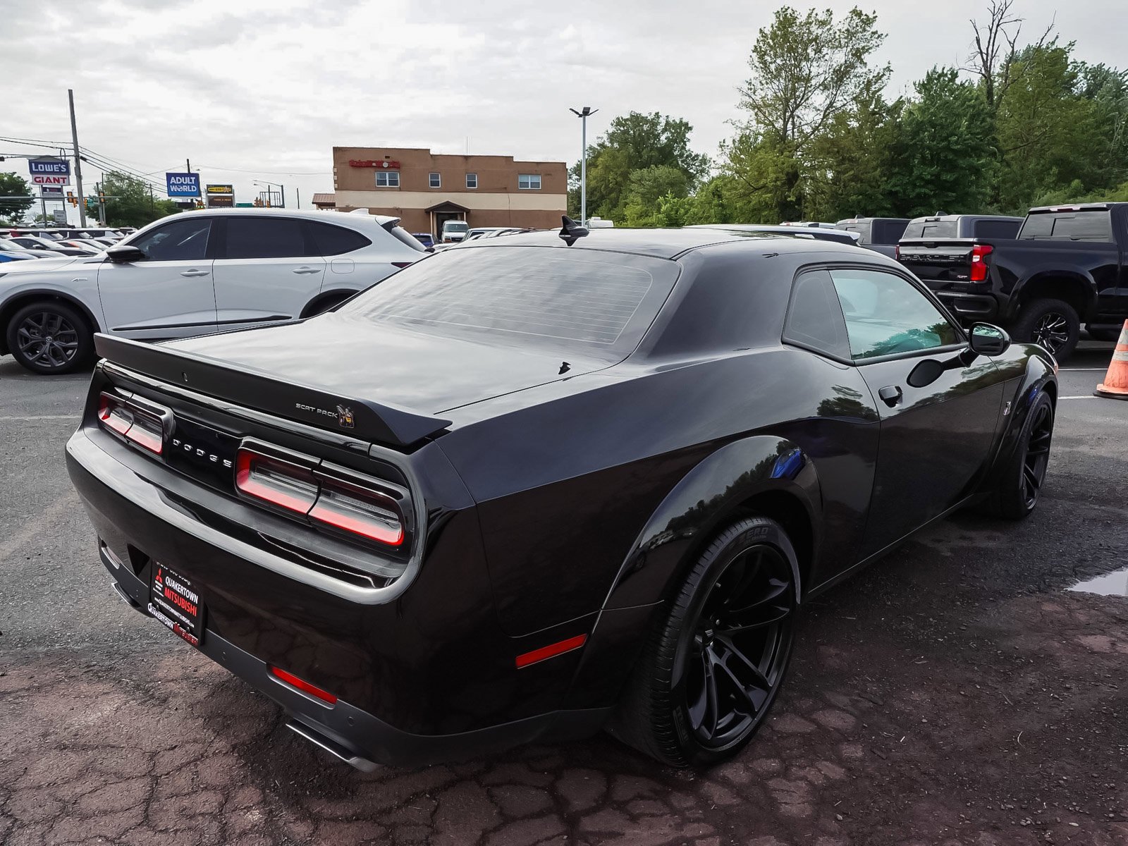 Used 2023 Dodge Challenger R/T Scat Pack RWD image 6