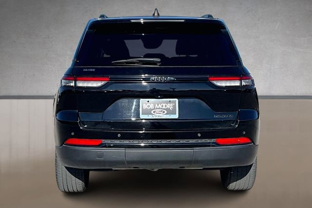 Used 2023 Jeep Grand Cherokee Limited w/ Black Appearance Package image 4