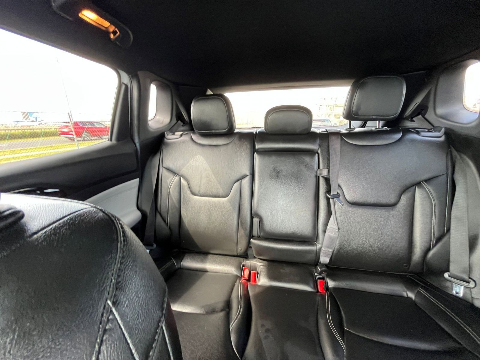 Used 2025 Jeep Compass Limited image 39