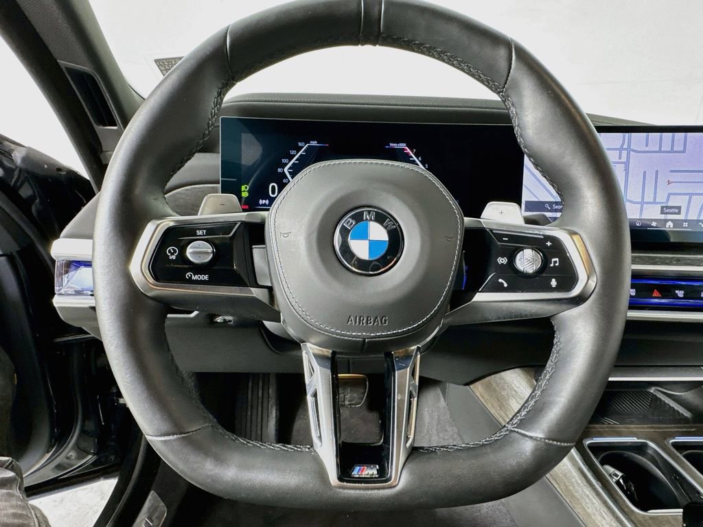 Used 2025 BMW 740i xDrive AWD/4WD image 43