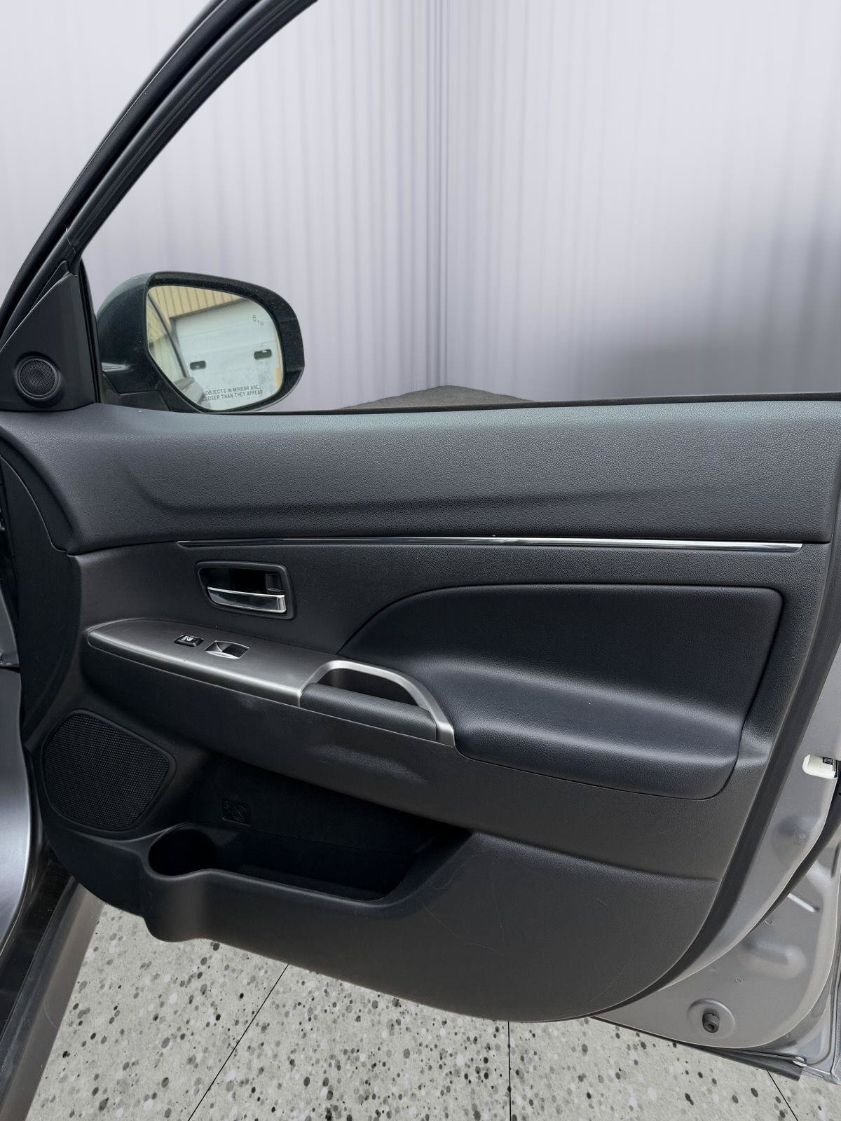 Used 2024 Mitsubishi Outlander Sport AWD image 28
