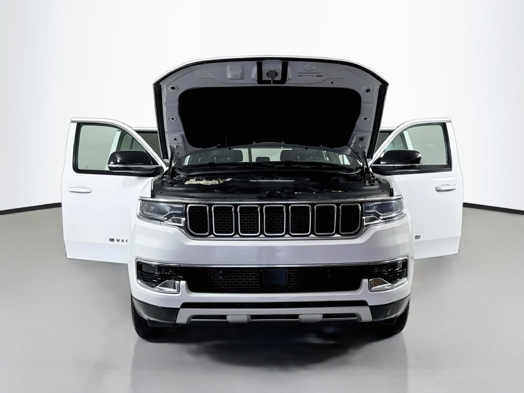 Used 2024 Jeep Wagoneer L Series II w/ Flexible Seating Group AWD/4WD image 21