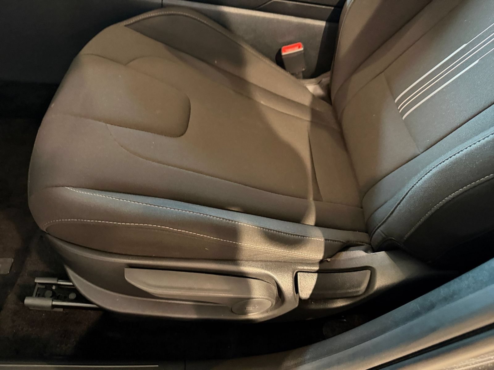 Used 2026 Hyundai Elantra Sport FWD image 21