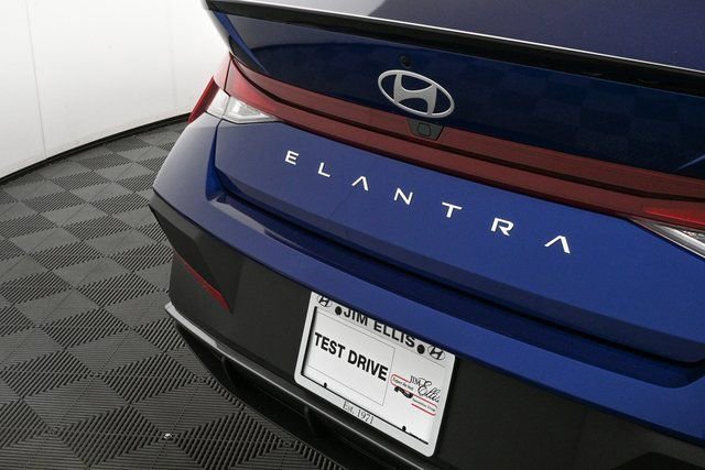New 2025 Hyundai Elantra Sport image 13