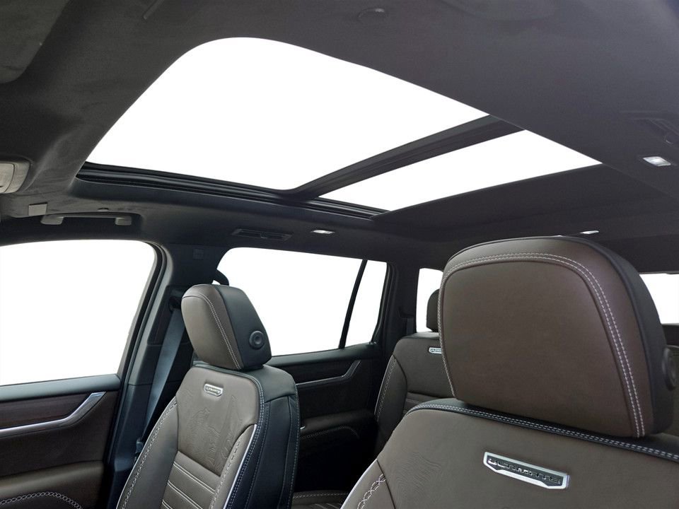 New 2026 GMC Acadia Denali Ultimate w/ LPO, Floor Liner Package AWD/4WD image 27
