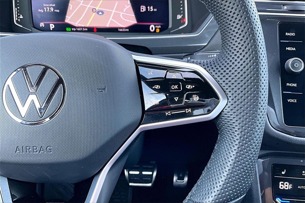 Used 2022 Volkswagen Tiguan SEL R-Line image 19