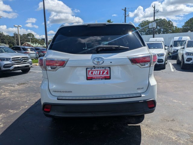 Used 2014 Toyota Highlander XLE FWD image 6