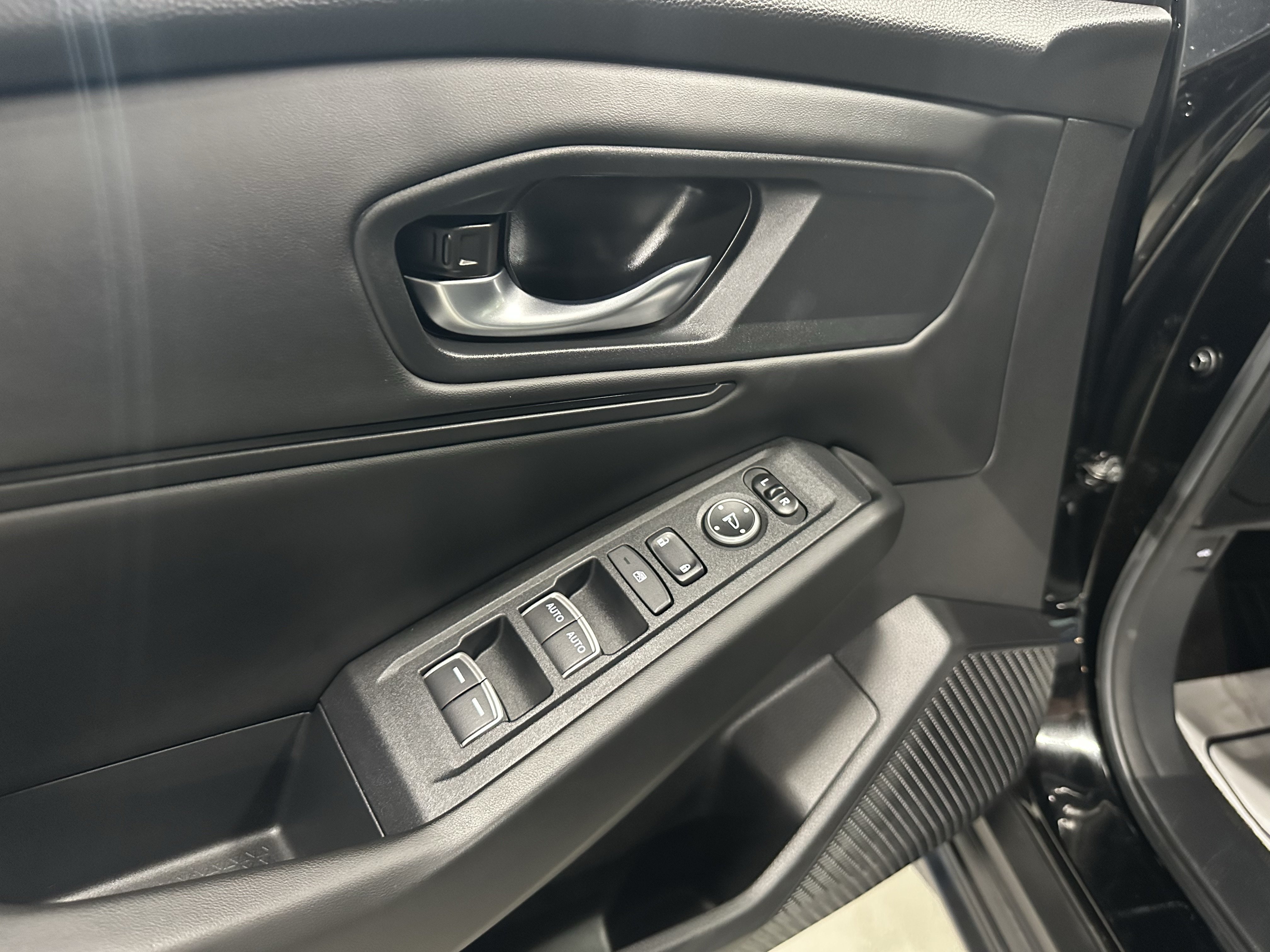 Used 2023 Honda Accord EX image 17