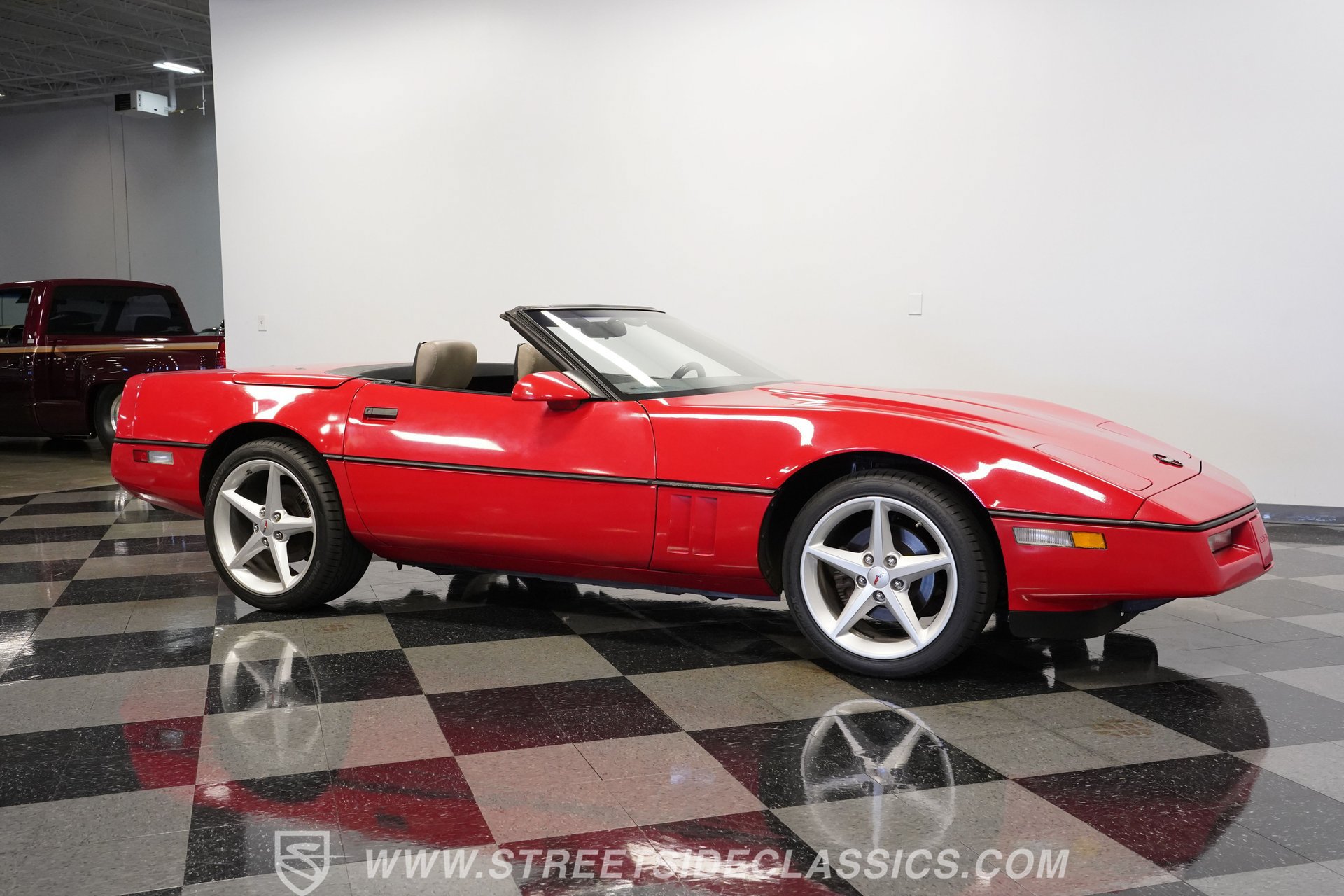 Used 1989 Chevrolet Corvette Convertible RWD image 15