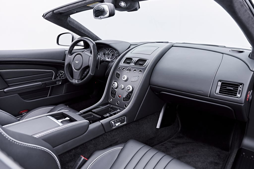 Used 2016 Aston Martin DB9 GT RWD image 55
