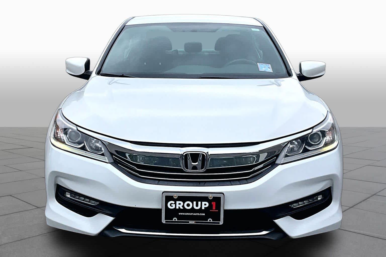 Used 2017 Honda Accord Sport image 4