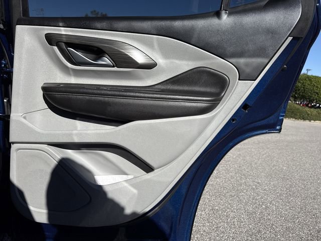 Used 2022 GMC Terrain SLT w/ Infotainment Package II image 29