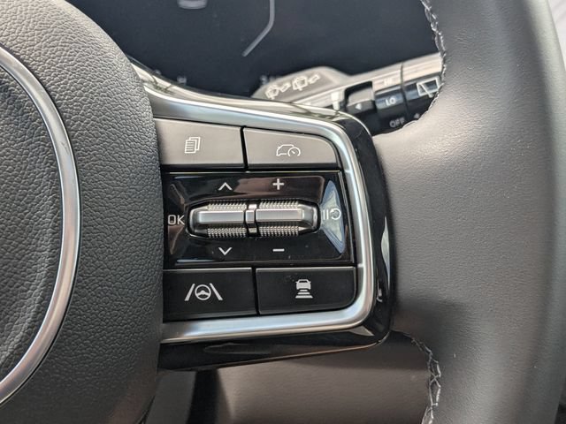 Certified 2026 Kia Carnival SX w/ SX Dark Edition Package FWD image 30