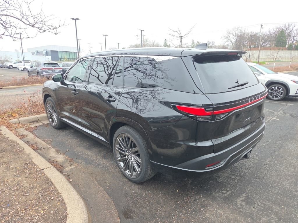 Used 2024 Lexus TX 550h AWD Plug-In Hybrid w/ Technology Package image 4