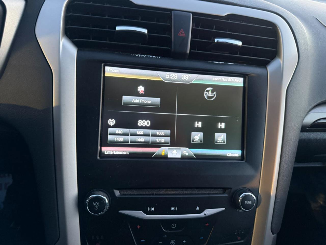 Used 2015 Ford Fusion SE w/ Equipment Group 202A image 11