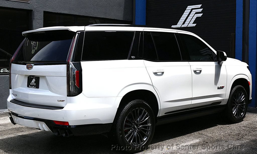 Used 2023 Cadillac Escalade V AWD/4WD image 6