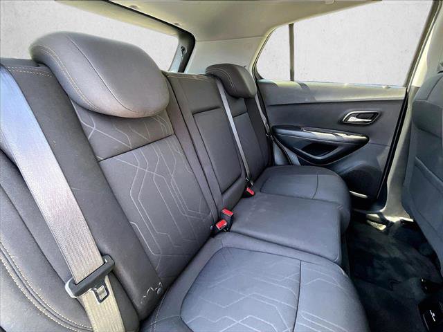 Used 2020 Chevrolet Trax LT FWD image 29