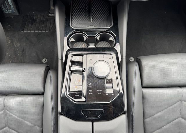 Used 2024 BMW 540i xDrive w/ Premium Package image 23