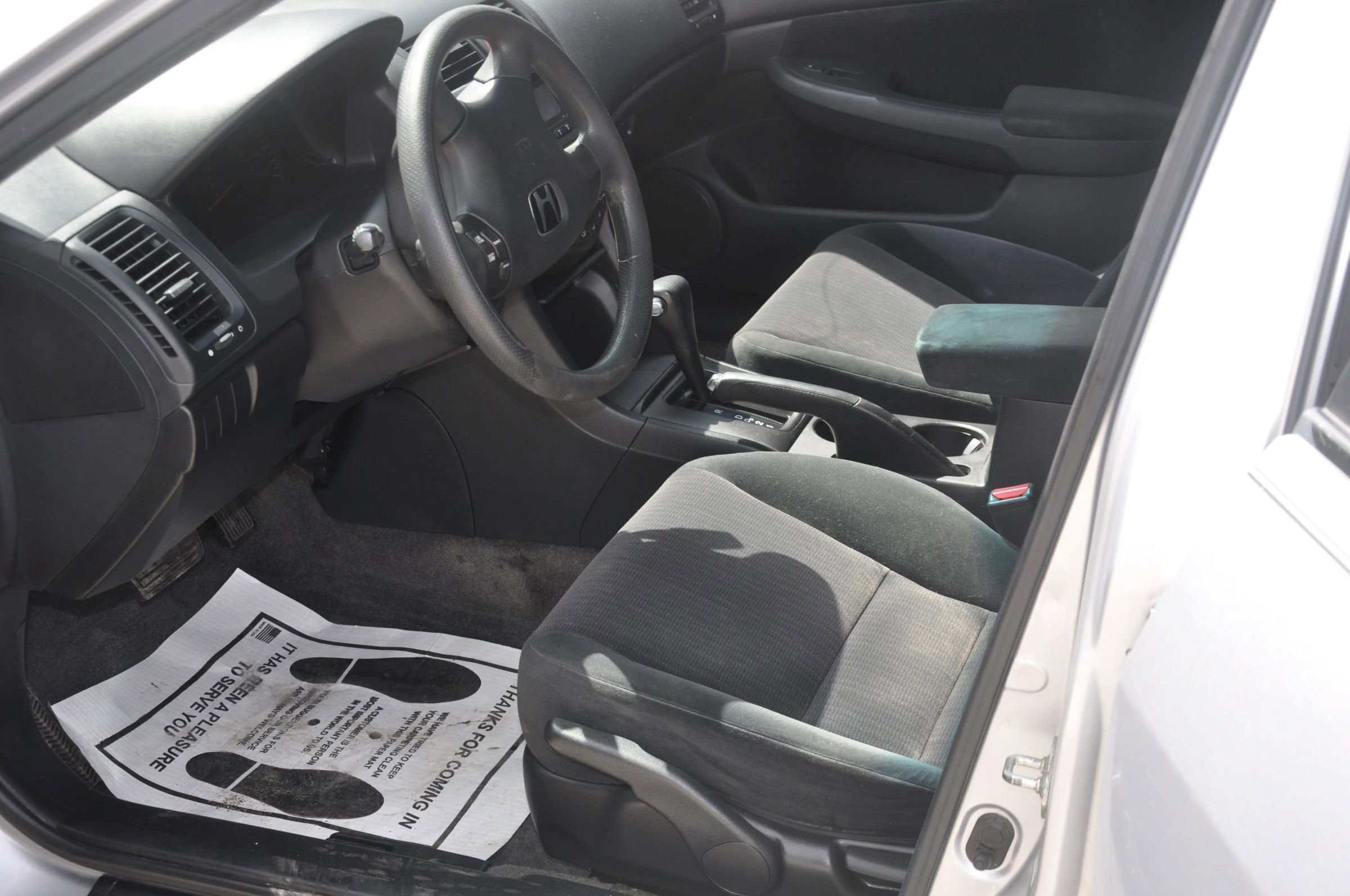 Used 2004 Honda Accord LX image 10