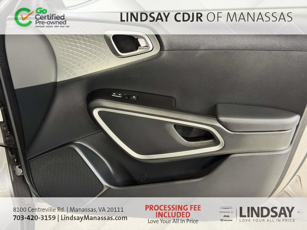 Used 2023 Kia Soul S FWD image 11