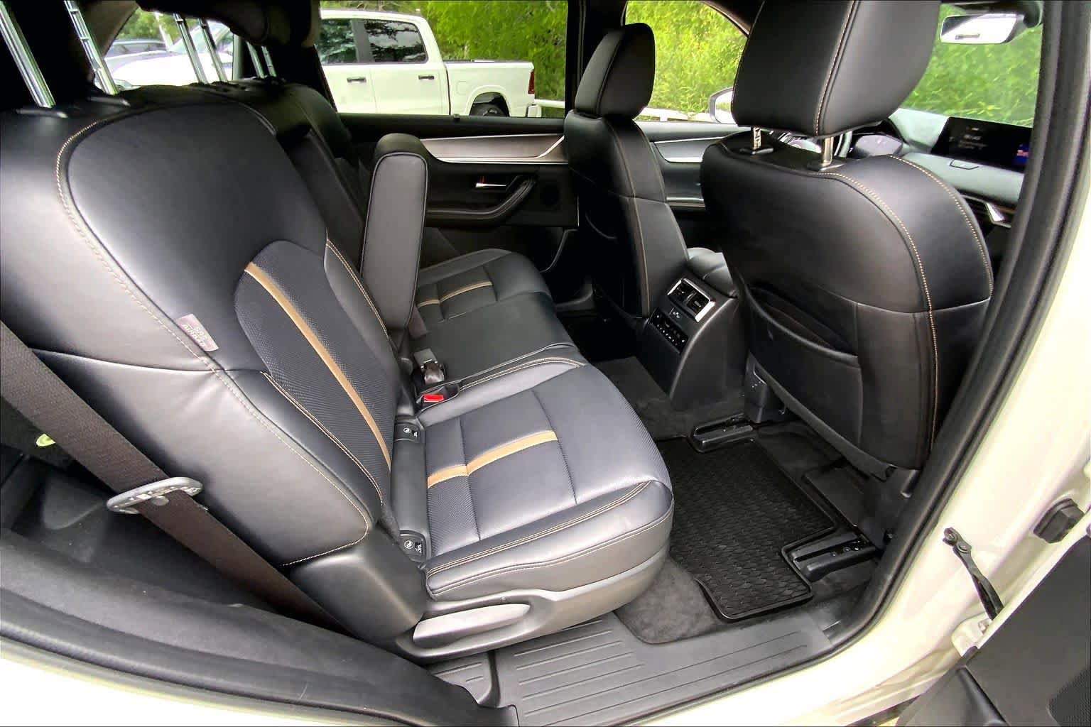 Used 2025 MAZDA CX-70 Plug-In Hybrid w/ Premium Plus AWD/4WD image 19