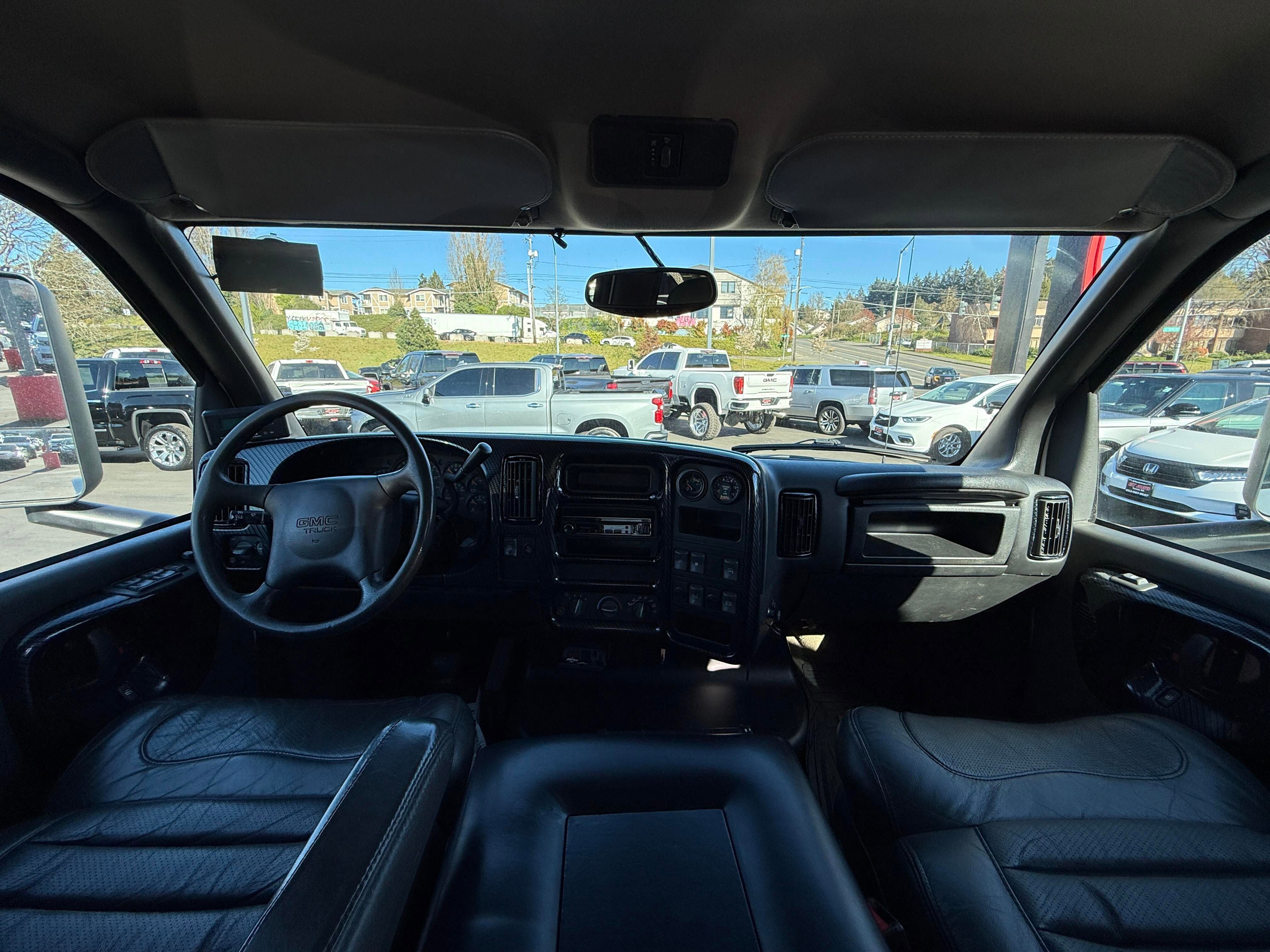 Used 2005 GMC TopKick C4500 2WD Crew Cab image 14