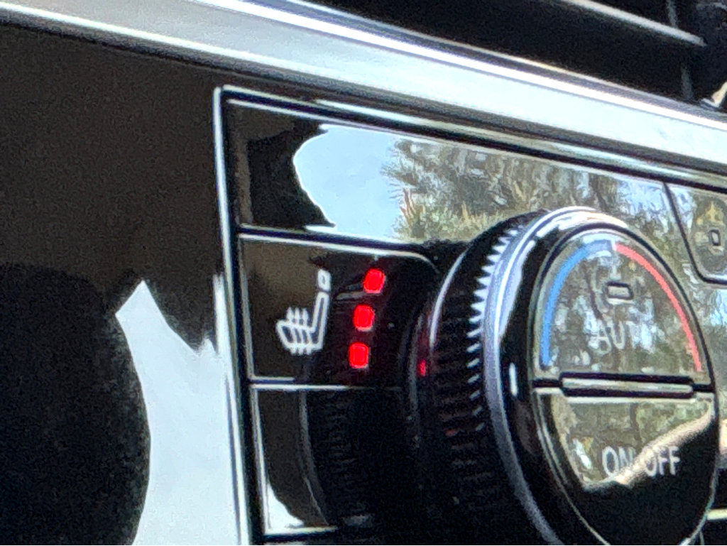 Used 2024 Nissan Pathfinder SV image 7