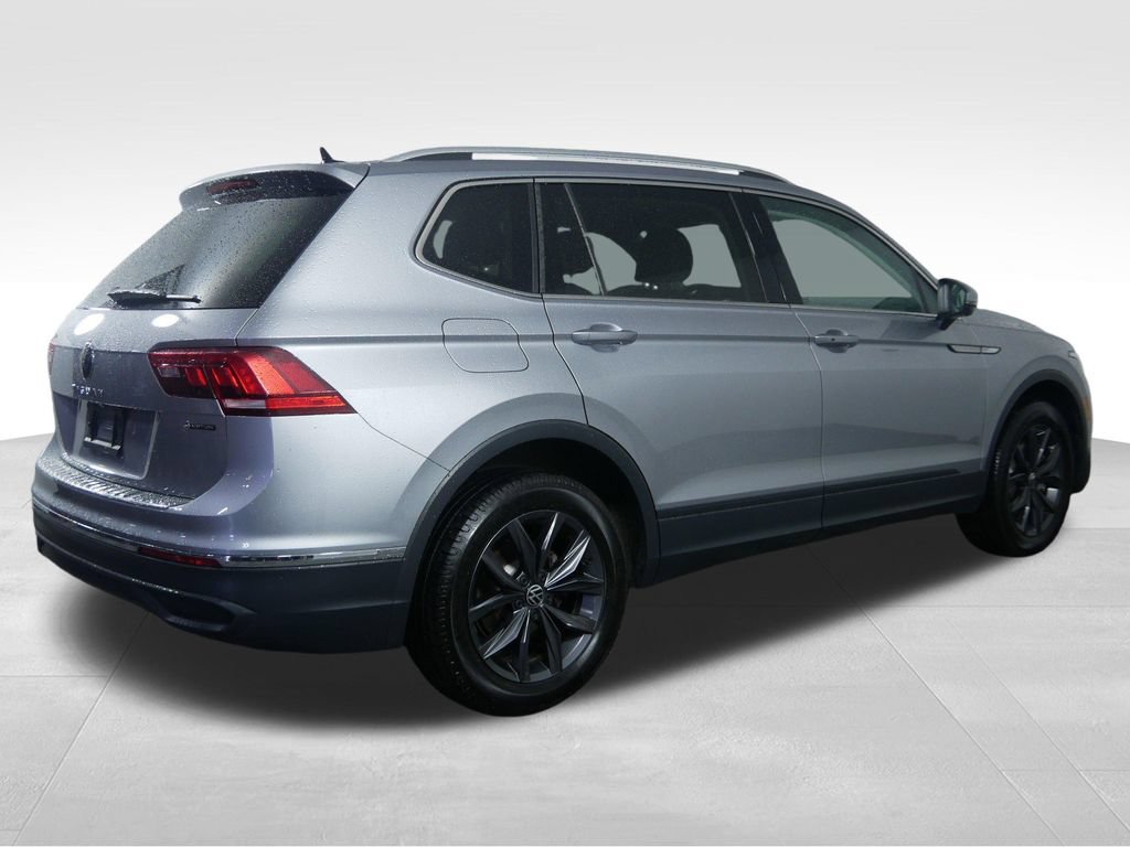 Used 2023 Volkswagen Tiguan SE w/ Panoramic Sunroof Package AWD/4WD image 10