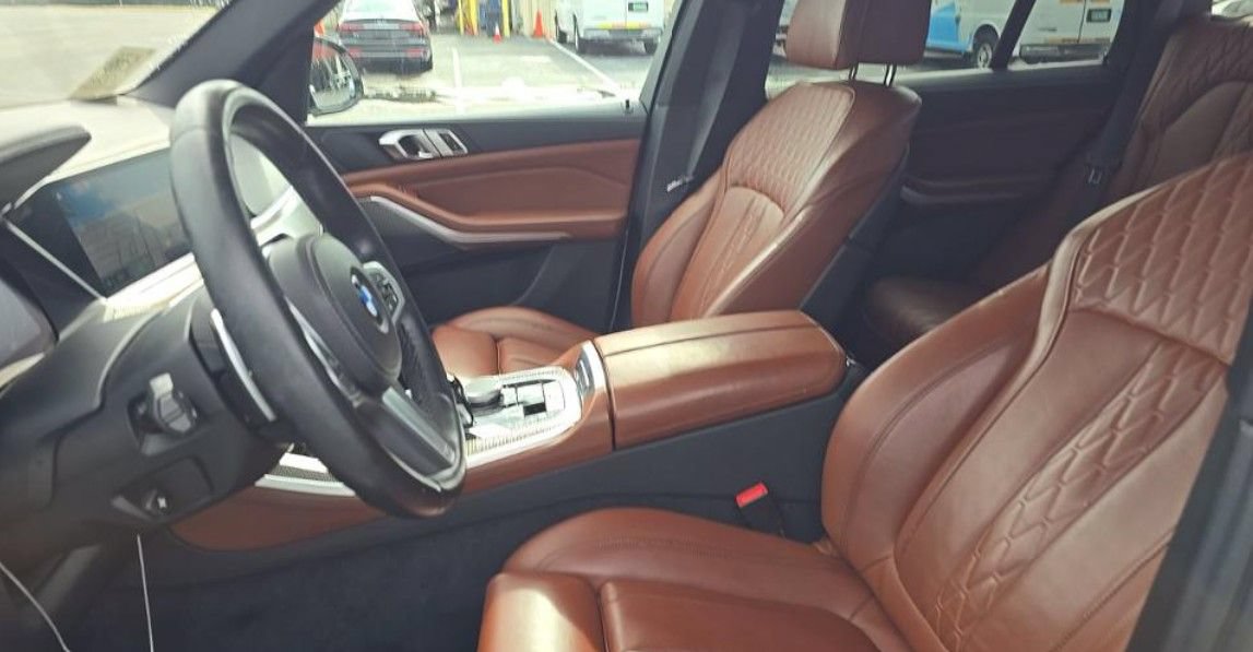 Used 2022 BMW X5 sDrive40i w/ M Sport Package RWD image 5