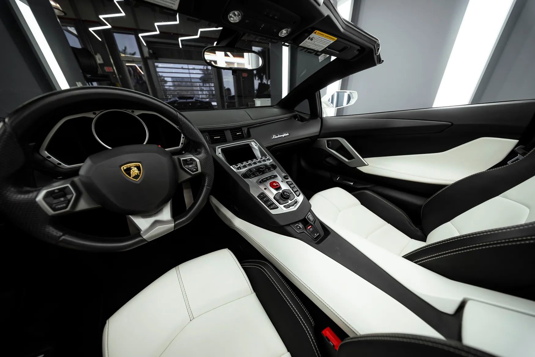 Used 2016 Lamborghini Aventador LP 700-4 image 23