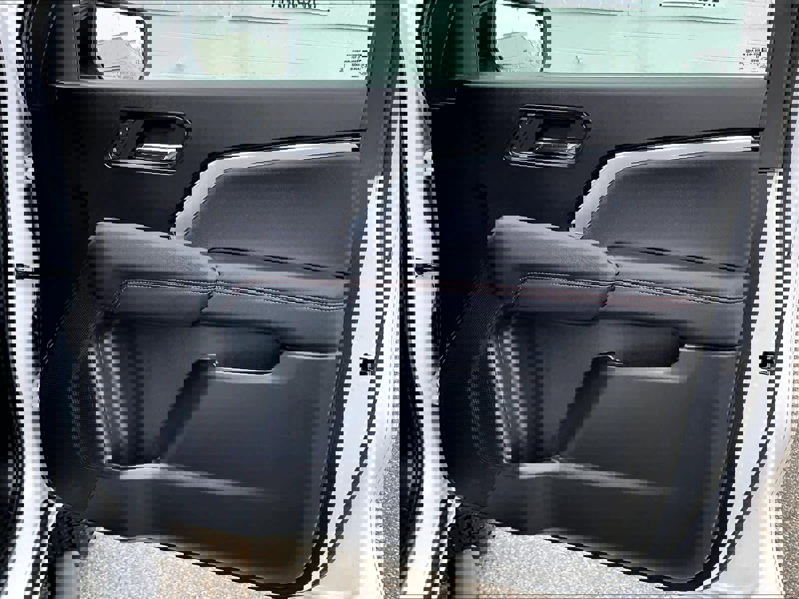 Used 2023 Chevrolet Colorado Z71 w/ Z71 Convenience Package 2 image 12