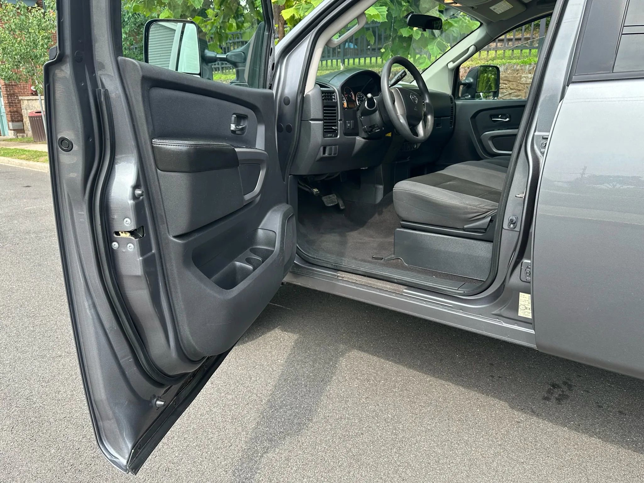 Used 2015 Nissan Titan PRO-4X image 14