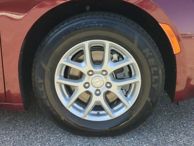 Used 2017 Chrysler Pacifica LX FWD image 10