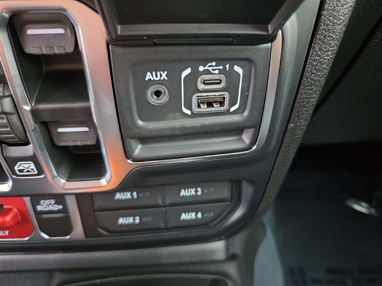 New 2026 Jeep Gladiator Sport AWD/4WD image 11