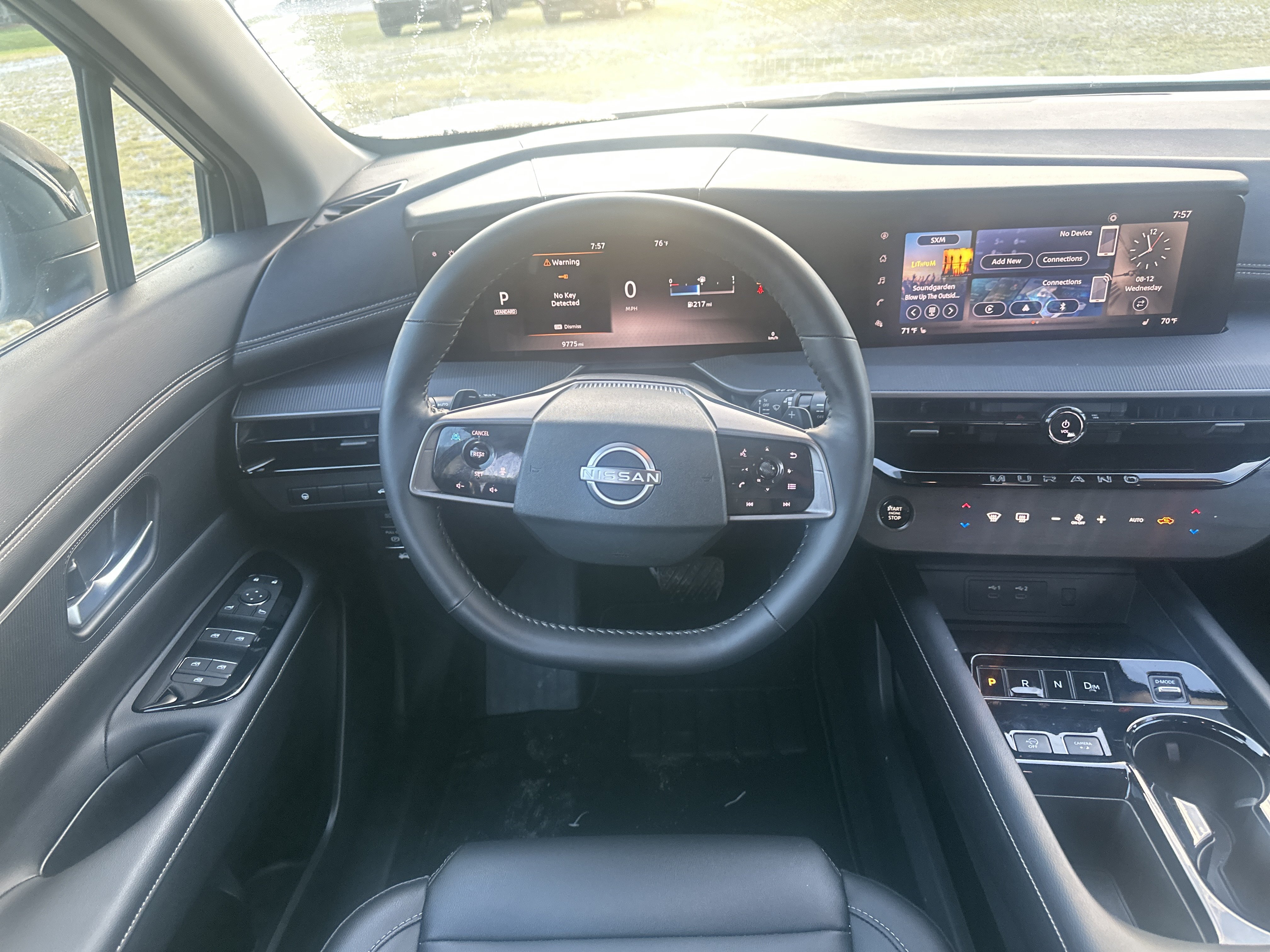 Used 2025 Nissan Murano SV AWD/4WD image 23