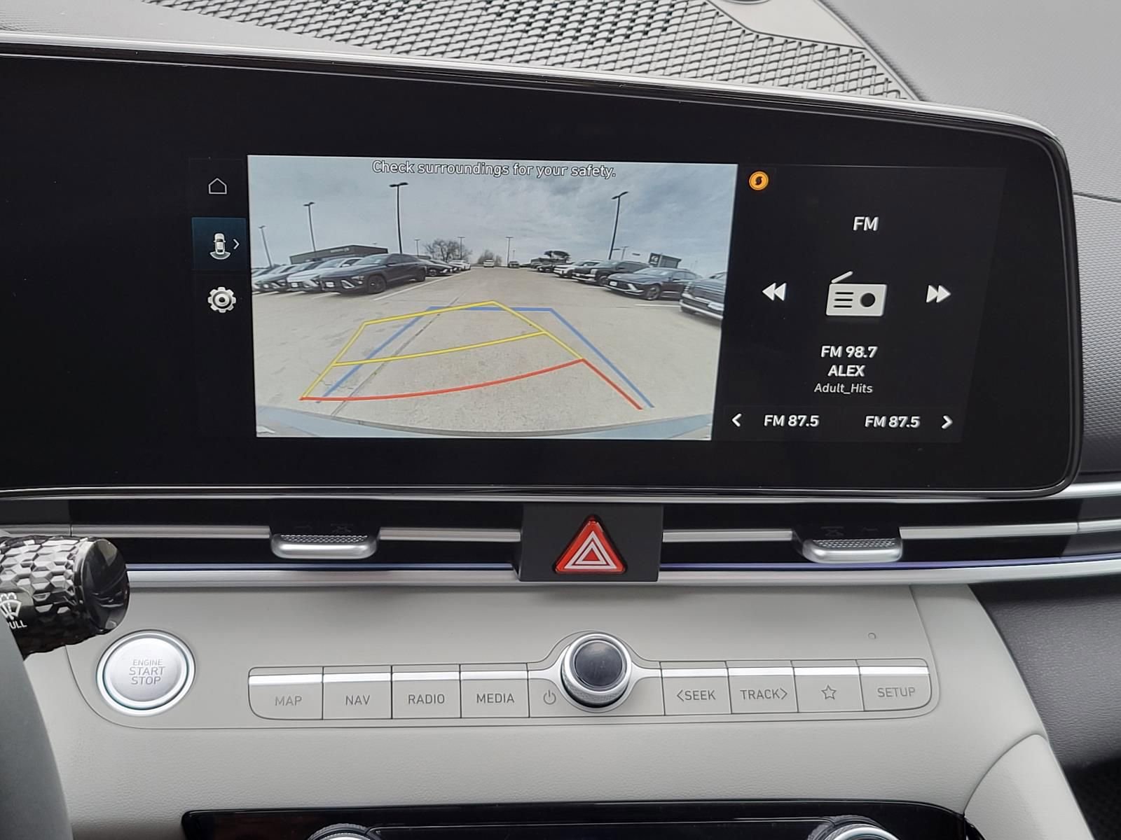 New 2026 Hyundai Elantra Limited FWD image 17