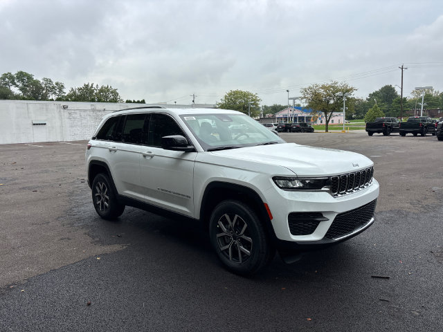 New 2027 Jeep Grand Cherokee Laredo X AWD/4WD image 5