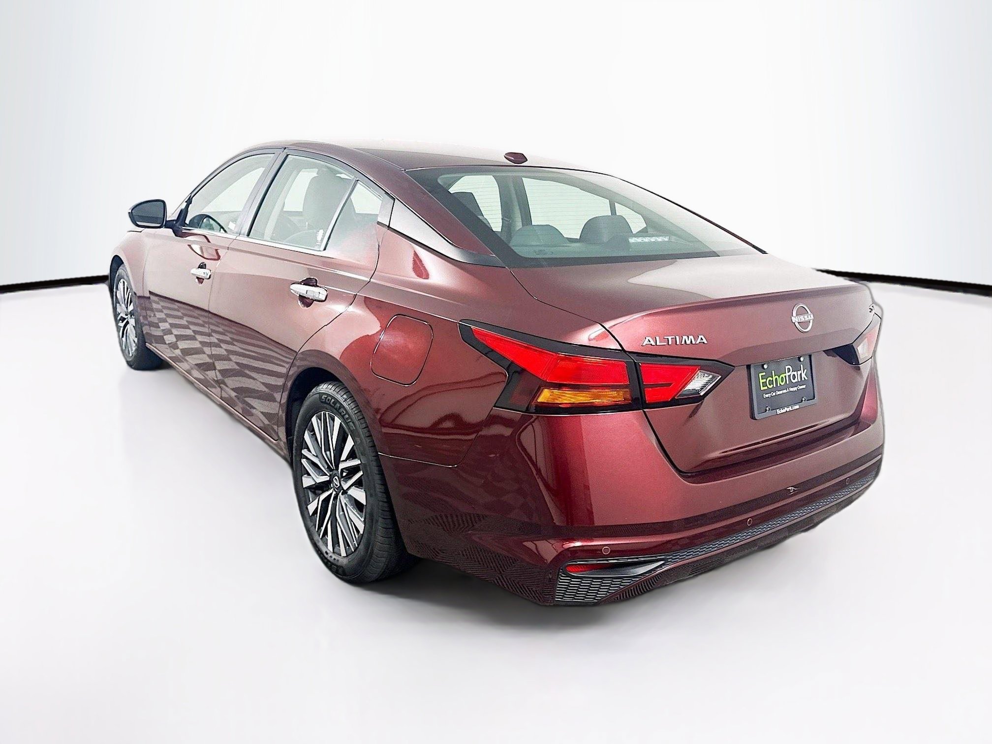 Used 2024 Nissan Altima 2.5 SV image 5