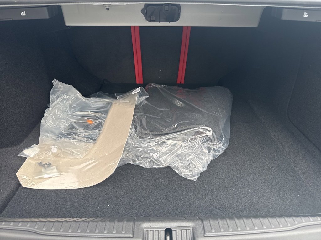 New 2025 Alfa Romeo Giulia AWD w/ Veloce Package AWD image 18