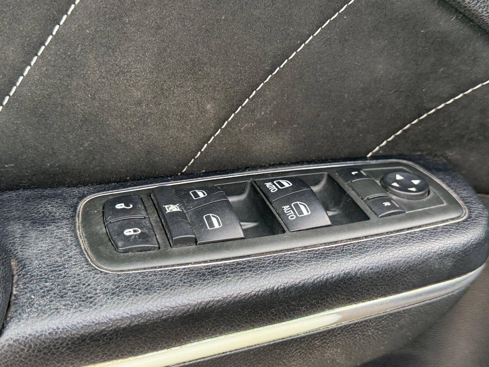 Used 2012 Dodge Charger SRT8 RWD image 13